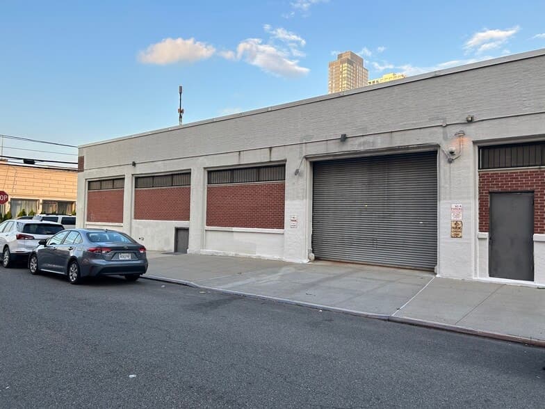 1306 43rd Ave
